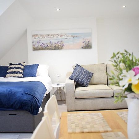 The Bay Beach Apartments Bournemouth Bagian luar foto