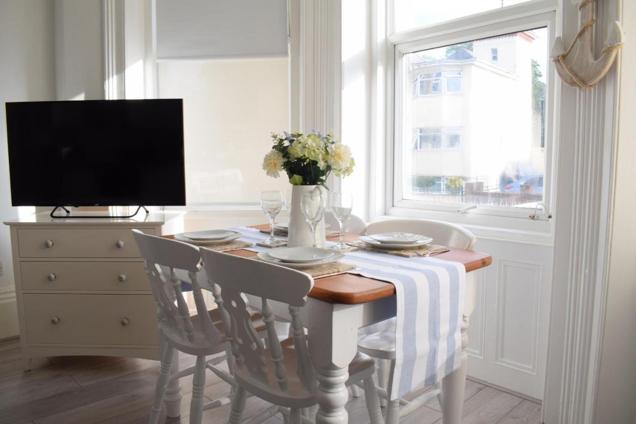 The Bay Beach Apartments Bournemouth Bagian luar foto
