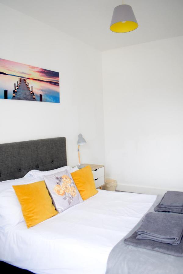 The Bay Beach Apartments Bournemouth Ruang foto