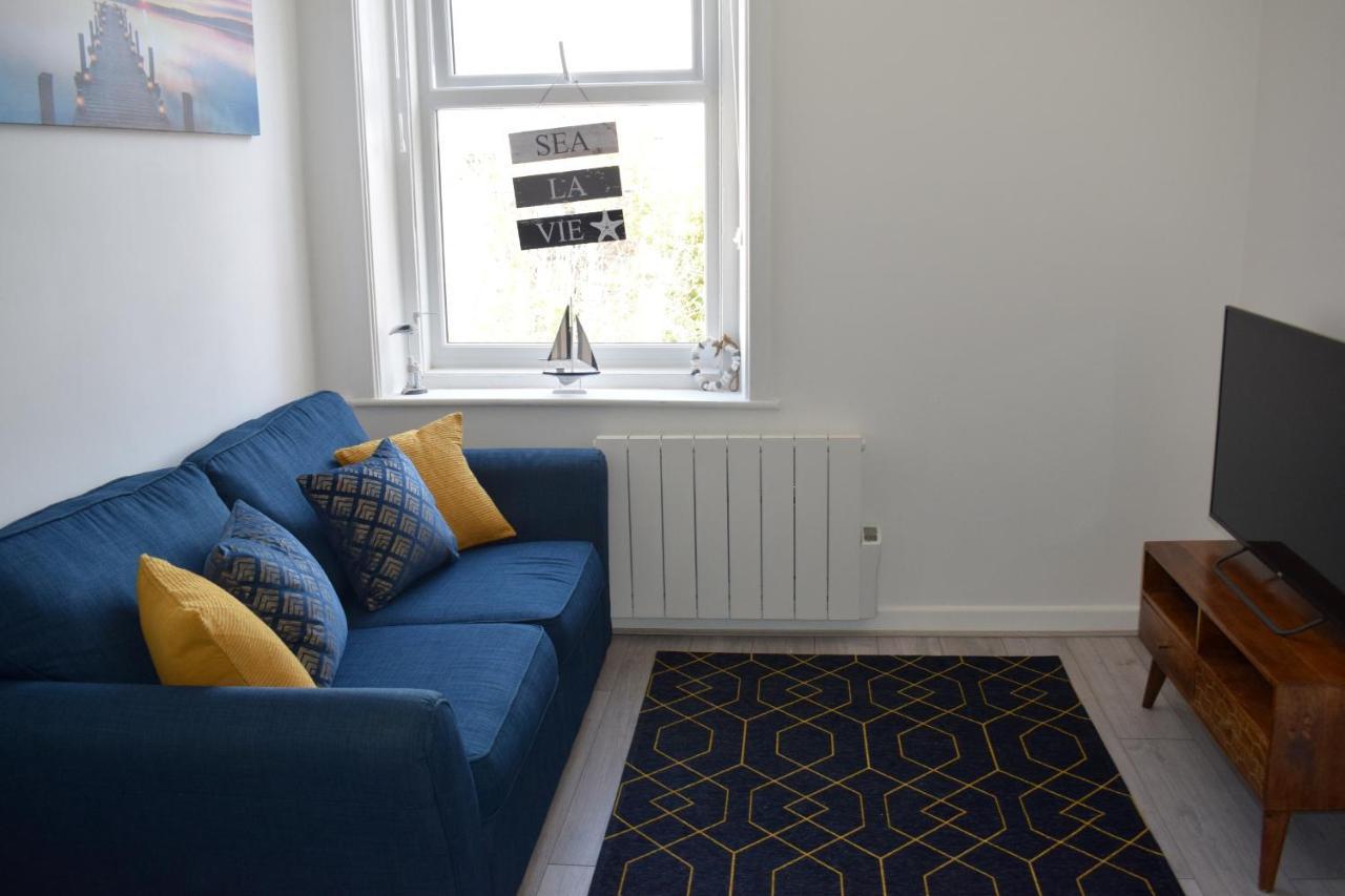 The Bay Beach Apartments Bournemouth Ruang foto