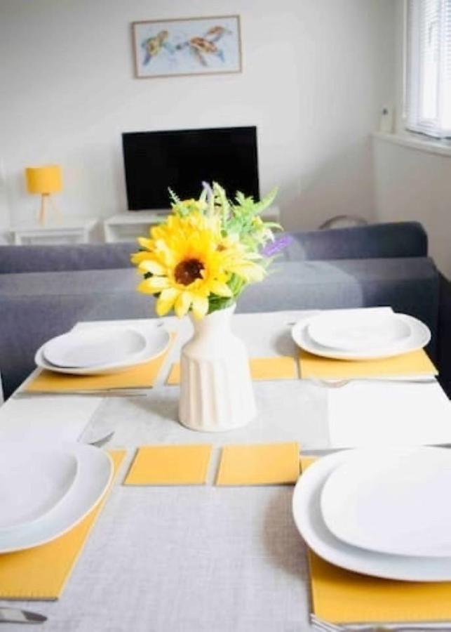 The Bay Beach Apartments Bournemouth Ruang foto